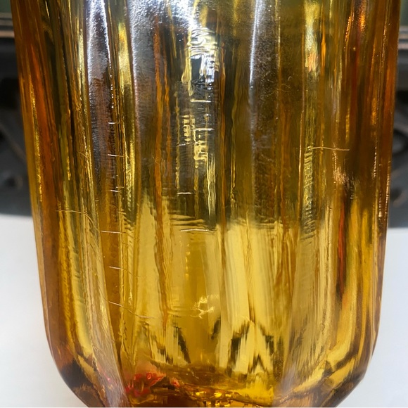 70’s Anchor Hocking Fairfield Amber Glass Vase - Picture 6 of 7